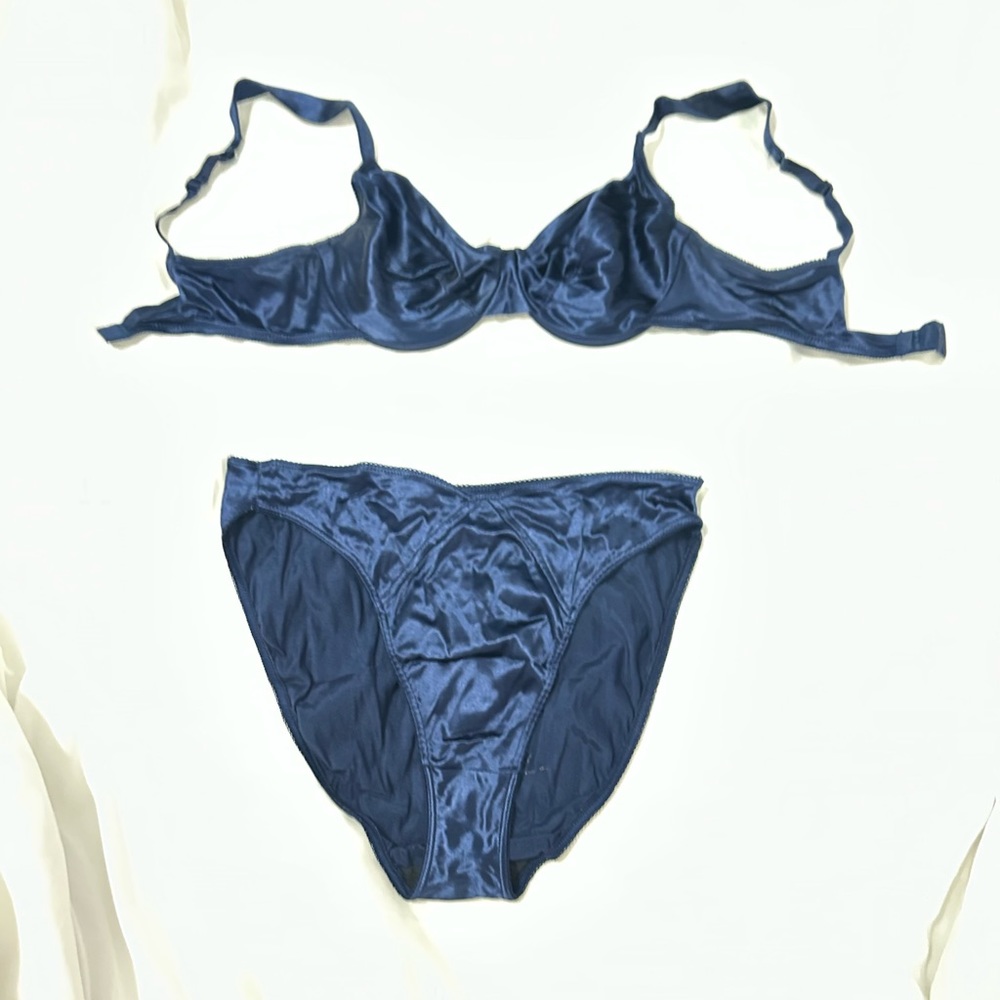 Vintage 80s Victoria’s Secret Satin Bra and Pantie Lingerie Set